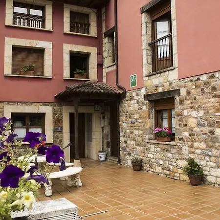 Apartamentos La Regoria Arenas De Cabrales Exterior photo